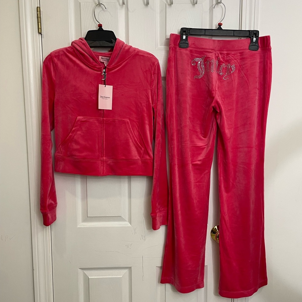 Juicy Couture Velour Tracksuit Set – Watermelon Red – Size M – NWT - Picture 2 of 8